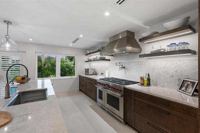 8884 SE Pelican Island Way, Hobe Sound, FL 33455