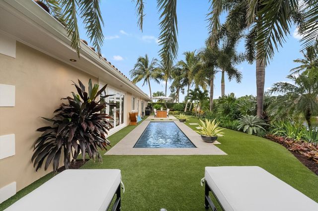 8884 SE Pelican Island Way, Hobe Sound, FL 33455