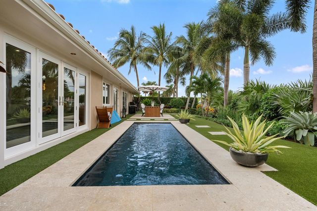 8884 SE Pelican Island Way, Hobe Sound, FL 33455