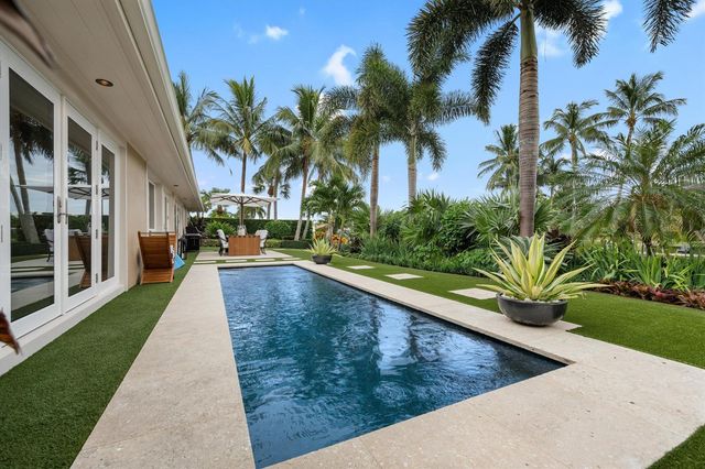 8884 SE Pelican Island Way, Hobe Sound, FL 33455