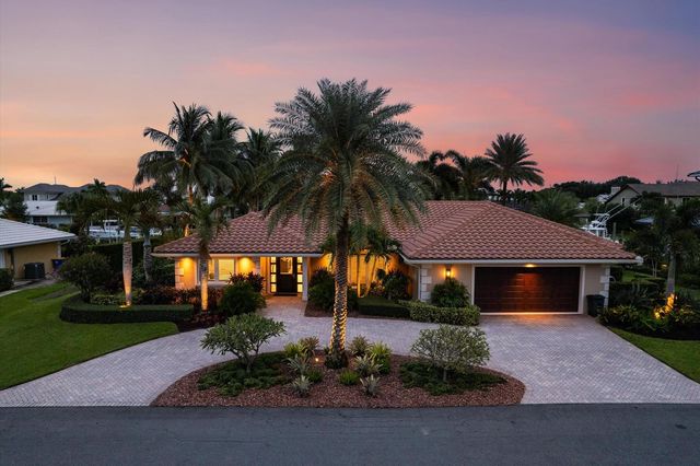 8884 SE Pelican Island Way, Hobe Sound, FL 33455