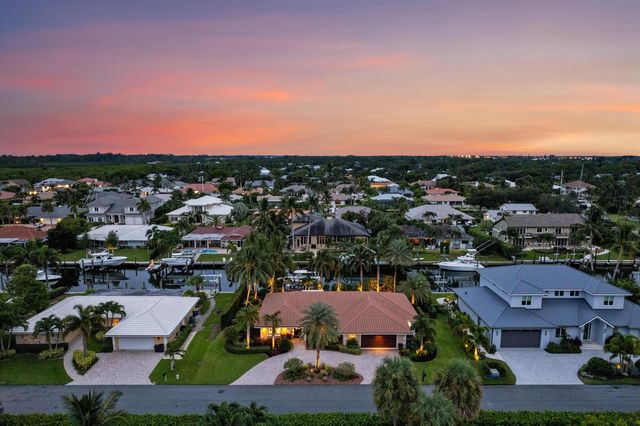 8884 SE Pelican Island Way, Hobe Sound, FL 33455