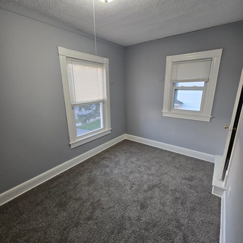 2102 Lyndale Avenue N, Minneapolis, MN 55411