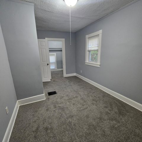 2102 Lyndale Avenue N, Minneapolis, MN 55411