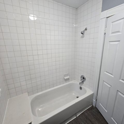 2102 Lyndale Avenue N, Minneapolis, MN 55411