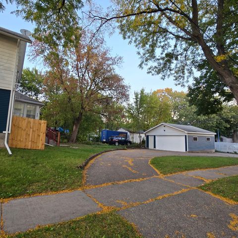 2102 Lyndale Avenue N, Minneapolis, MN 55411