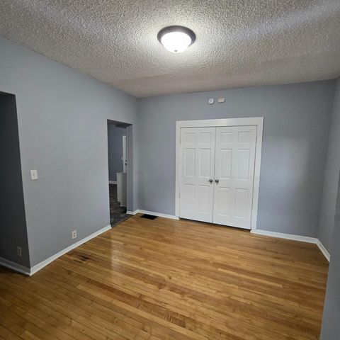 2102 Lyndale Avenue N, Minneapolis, MN 55411