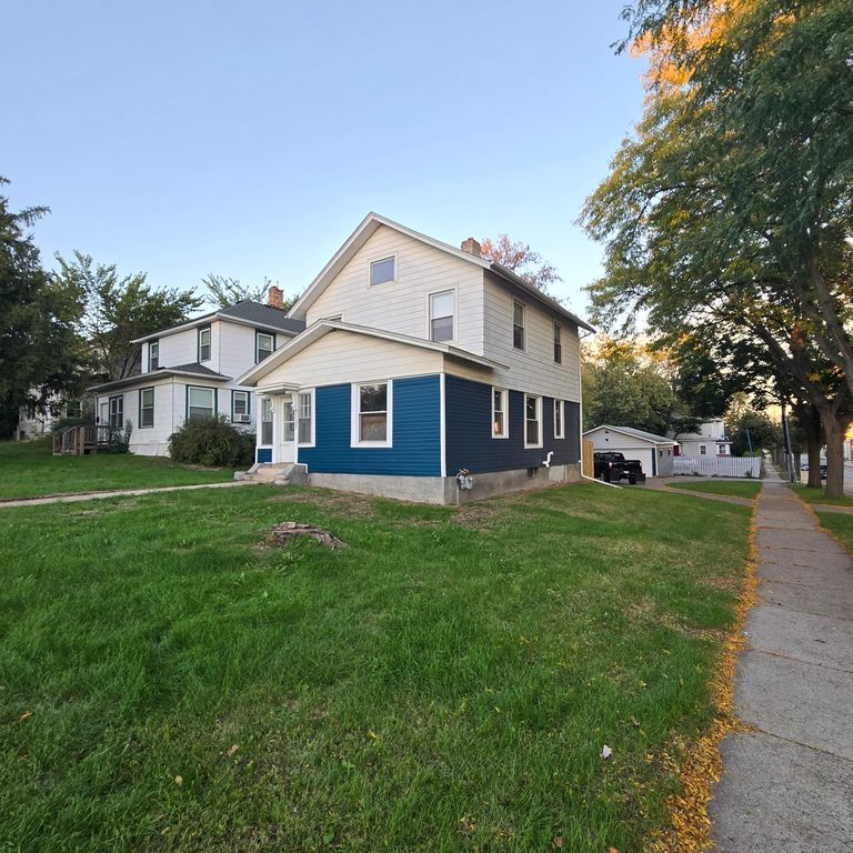 2102 Lyndale Avenue N, Minneapolis, MN 55411 — photo 2