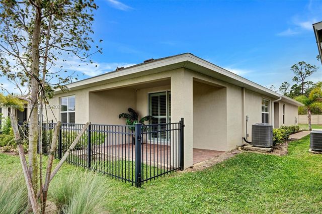 20462 Plumwood Loop, North Fort Myers, FL 33917