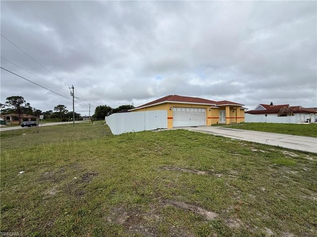 696 Homestead RD S, Lehigh Acres, FL 33974
