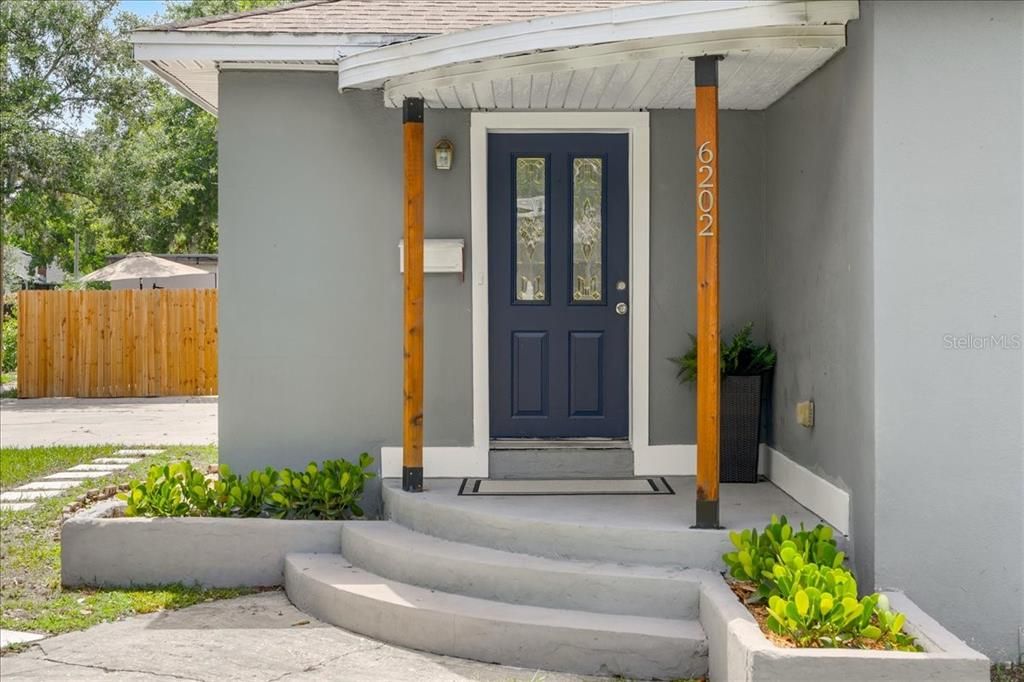 6202 N FLORA VISTA AVENUE, Tampa, FL 33604