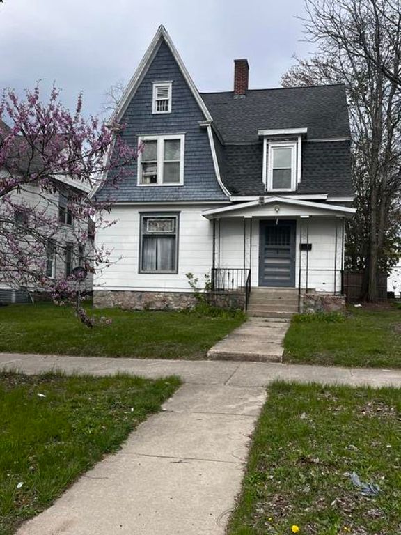 307 S Michigan Avenue, Big Rapids, MI 49307