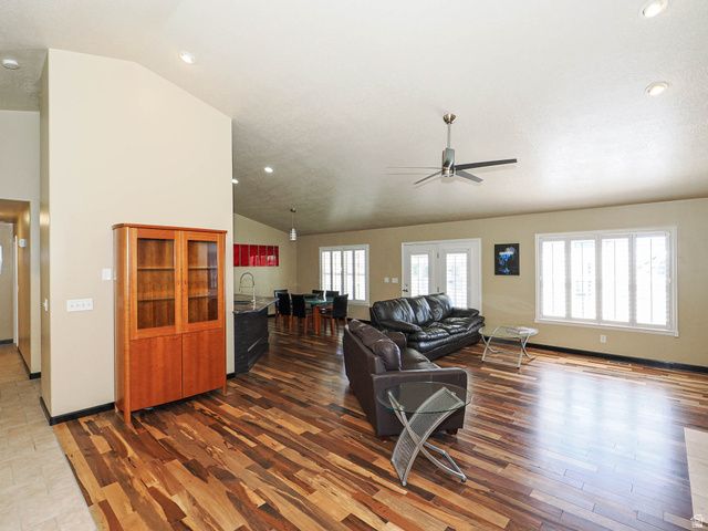 6289 S RIVER BLUFFS RD, Murray, UT 84123