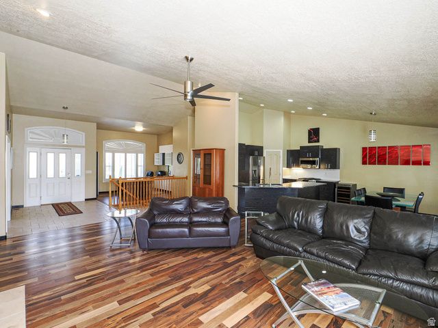 6289 S RIVER BLUFFS RD, Murray, UT 84123