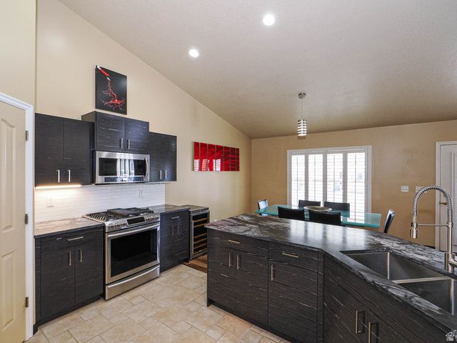 6289 S RIVER BLUFFS RD, Murray, UT 84123