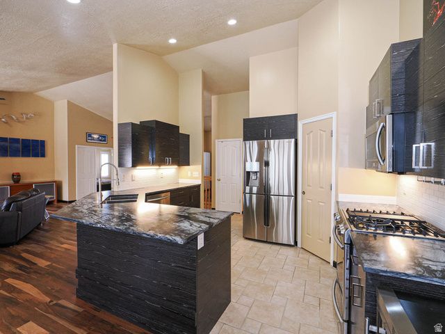 6289 S RIVER BLUFFS RD, Murray, UT 84123