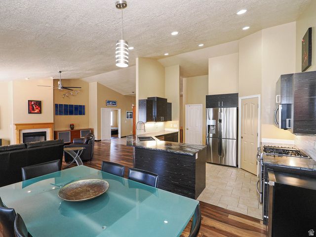 6289 S RIVER BLUFFS RD, Murray, UT 84123