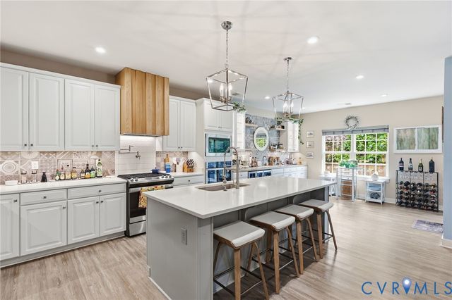 9284 Janeway Dr, Mechanicsville, VA 23116