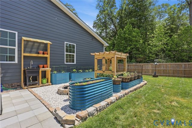 9284 Janeway Dr, Mechanicsville, VA 23116