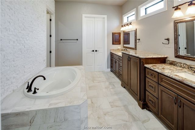 3211 Pinyon Creek Drive, Bryan, TX 77807