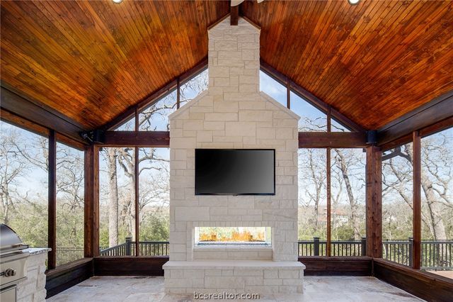 3211 Pinyon Creek Drive, Bryan, TX 77807