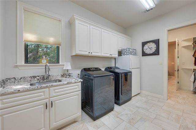 3211 Pinyon Creek Drive, Bryan, TX 77807