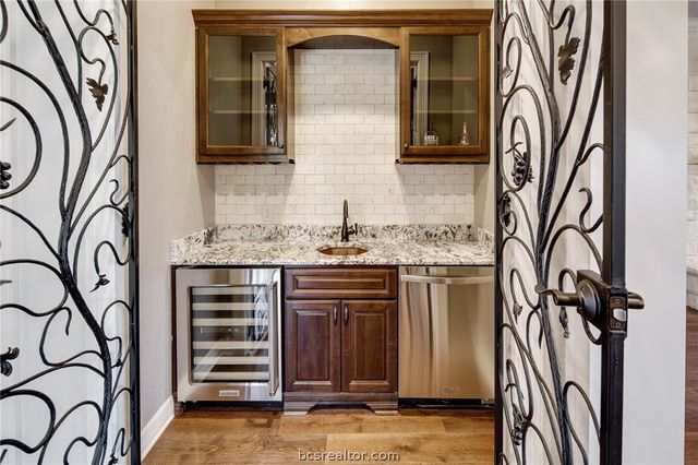 3211 Pinyon Creek Drive, Bryan, TX 77807