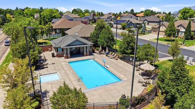 5575 S 1350 E, South Ogden, UT 84403