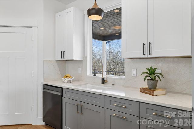 6 Woodchuck Cove Way, Alexander, NC 28701