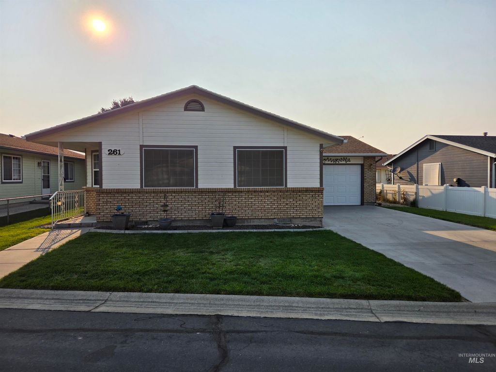 1100 Burnett #261 261 A St, Nampa, ID 83651 photo 1