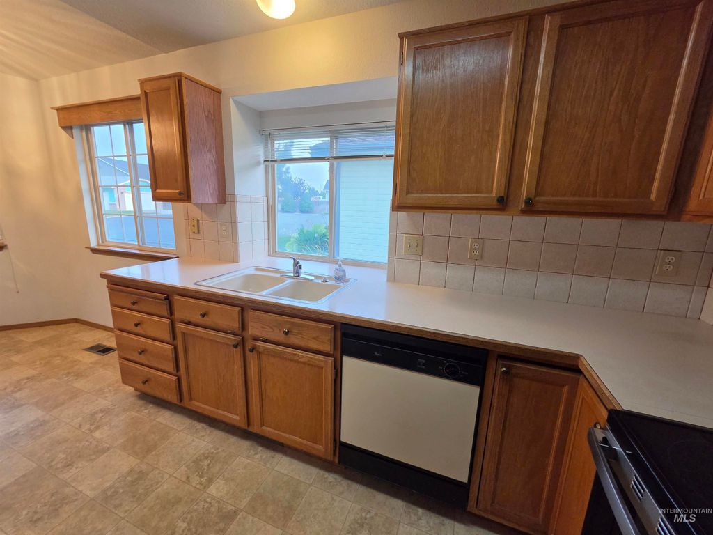 1100 Burnett #261 261 A St, Nampa, ID 83651 photo 4