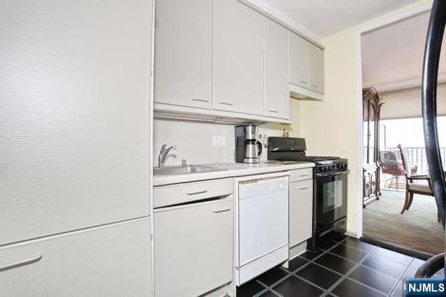 3 Horizon Road 815, Fort Lee, NJ 07024