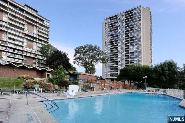 3 Horizon Road 815, Fort Lee, NJ 07024