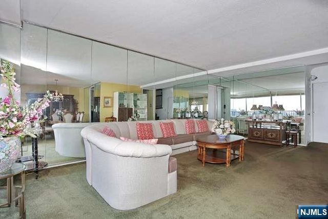 3 Horizon Road 815, Fort Lee, NJ 07024