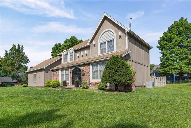 12420 Cambridge Avenue, Grandview, MO 64030