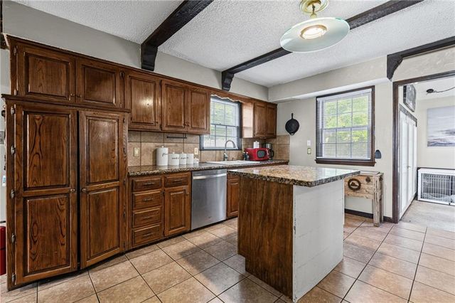 12420 Cambridge Avenue, Grandview, MO 64030