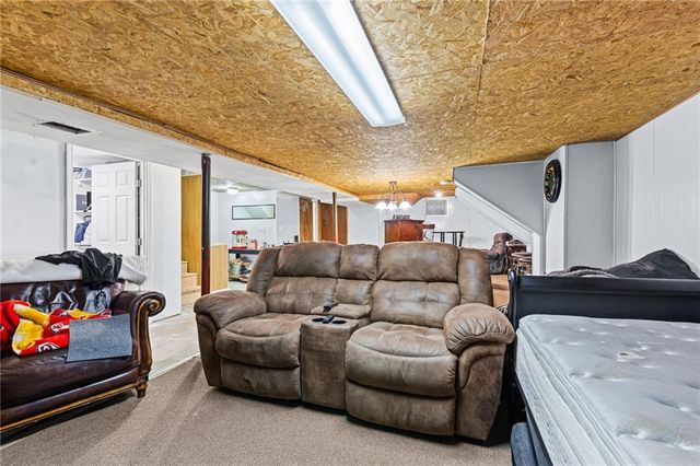 12420 Cambridge Avenue, Grandview, MO 64030