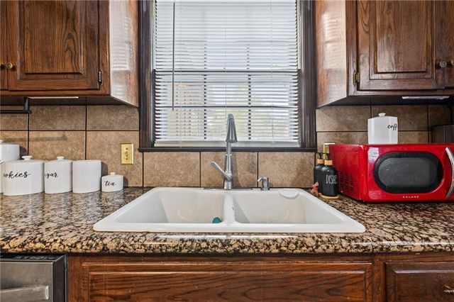 12420 Cambridge Avenue, Grandview, MO 64030