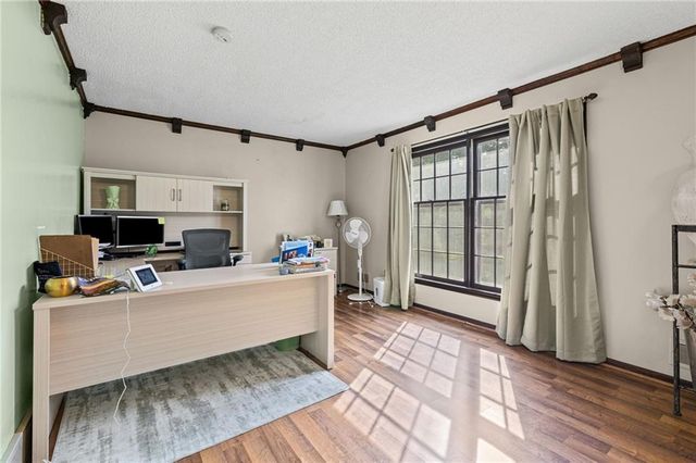 12420 Cambridge Avenue, Grandview, MO 64030