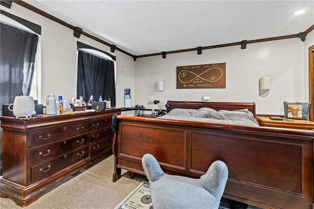 12420 Cambridge Avenue, Grandview, MO 64030