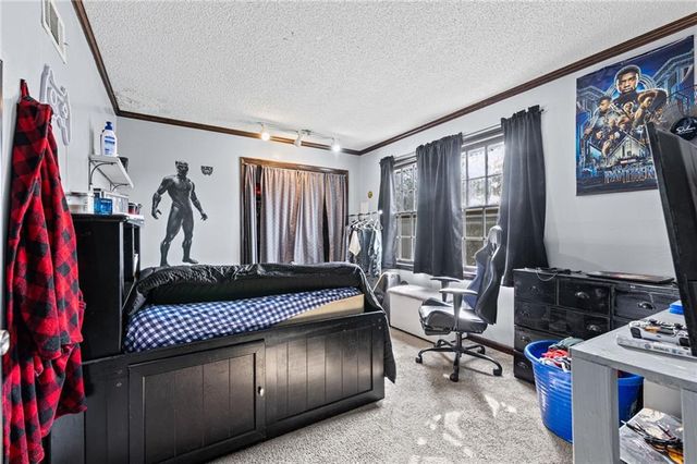 12420 Cambridge Avenue, Grandview, MO 64030