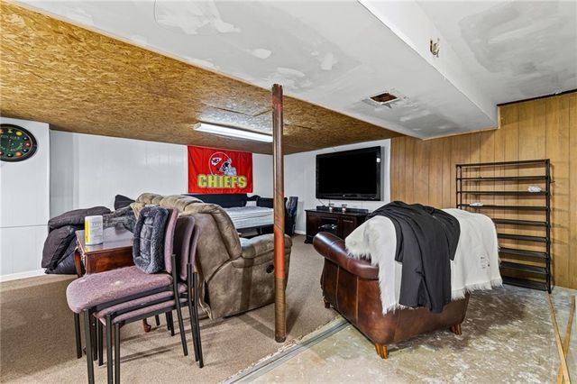 12420 Cambridge Avenue, Grandview, MO 64030