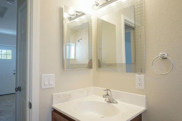 1748 W Glenrosa Avenue, Phoenix, AZ 85015