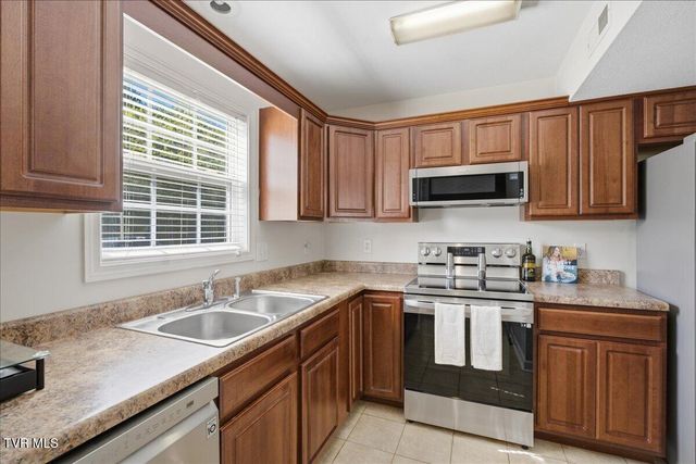 2201 Cherokee Road Apt 16, Johnson City, TN 37604