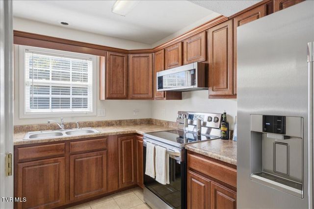 2201 Cherokee Road Apt 16, Johnson City, TN 37604