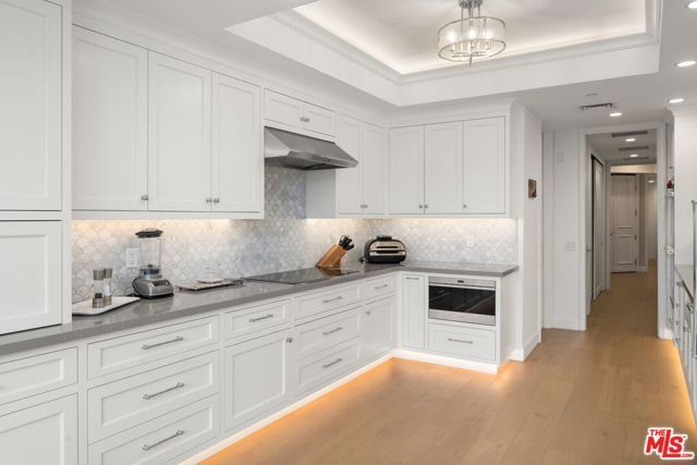 300 N Swall Drive 354, Beverly Hills, CA 90211