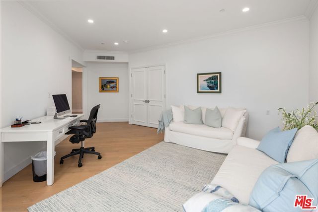 300 N Swall Drive 354, Beverly Hills, CA 90211