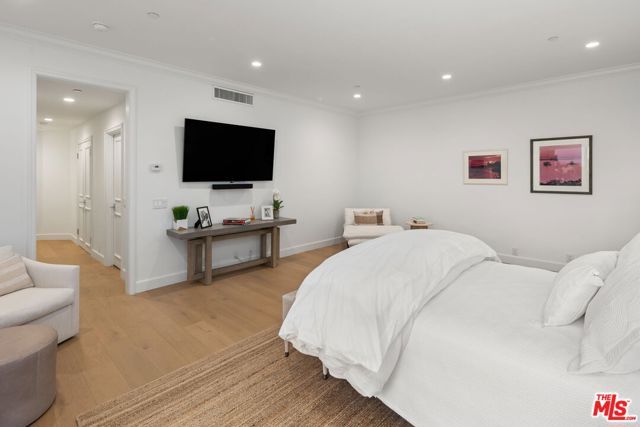 300 N Swall Drive 354, Beverly Hills, CA 90211