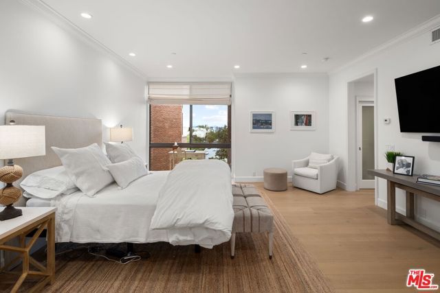 300 N Swall Drive 354, Beverly Hills, CA 90211