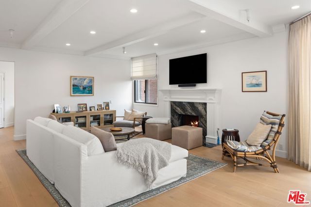 300 N Swall Drive 354, Beverly Hills, CA 90211